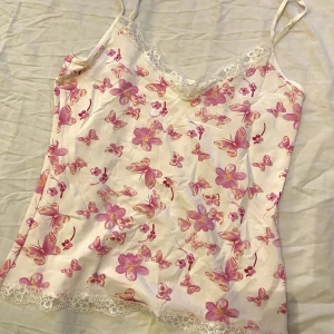 Gulligt linne  - Jättefint vintage linne i jättemjukt material 💞🧸pris kan diskuteras 