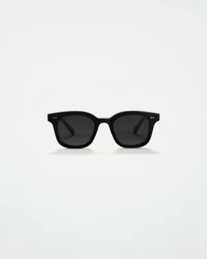 Chimi  - Ett par svarta chimis. Helt nya aldrig använda låda och sånt följer med. Skriv gärna prisförslag om ni vill.