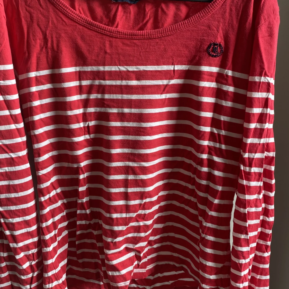 Röd vit radio, långärmad