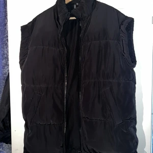 Väst  - Från HM bra i skick 