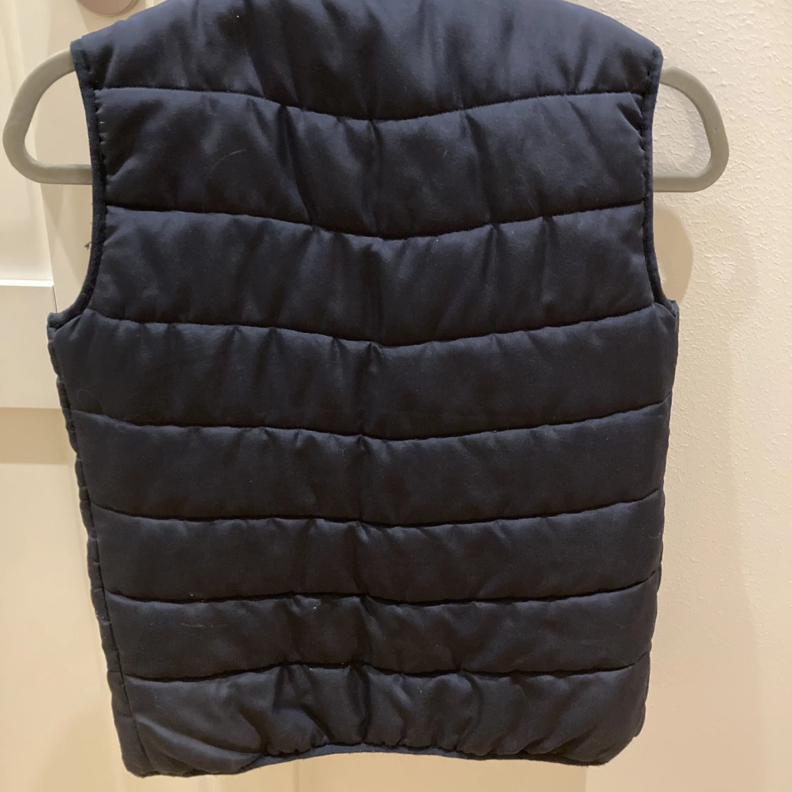 Snygg marinblå ridväst - 90
