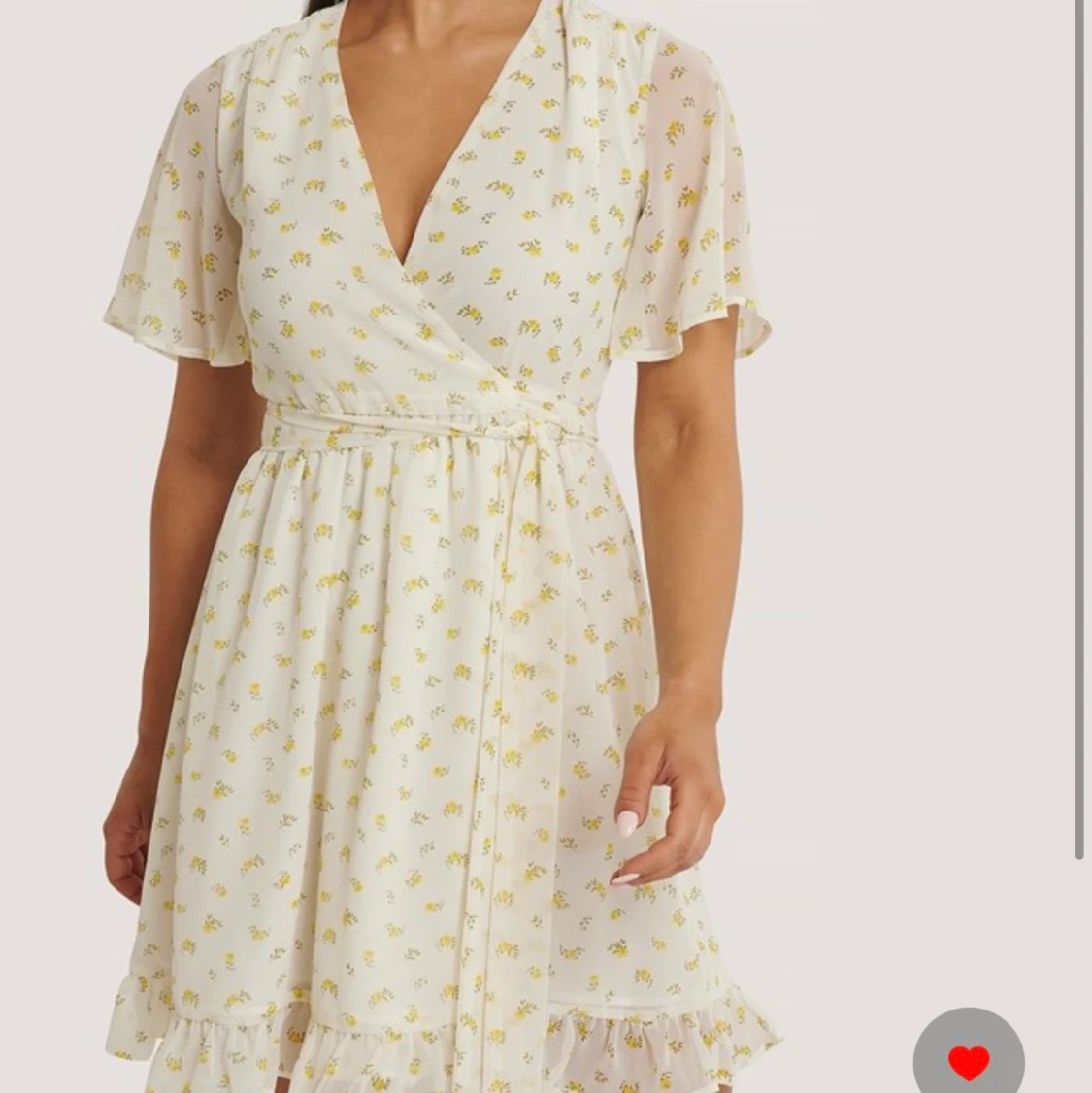 Vit gul grön blommig klänning nakd