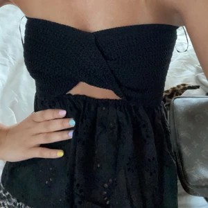 Zara topp - Jättefin topp från zara, slutsåld. Helt oanvänd. Buda!🌸 tar inte emot bud under 300 +frakt😊