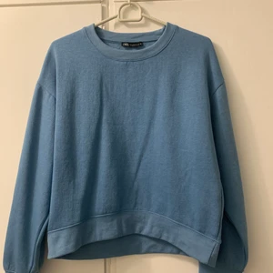 Tröja från ZARA - Tröja från zara. Endast testad. Hör av dig för fler bilder eller frågor! Kan mötas eller fraktas<3