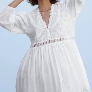 Söt klänning från zara stl xs - Helt oanvänd med prislappen kvar, perfekt till i sommar💕 nypris 600kr