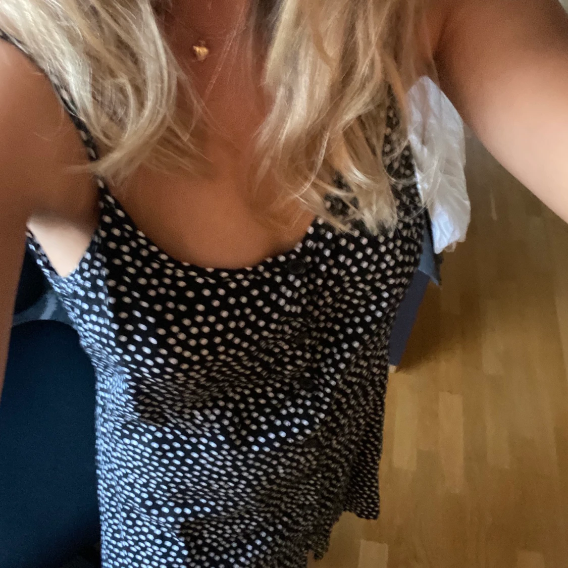 Prickig sommarklänning  - 90