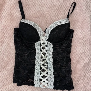 Korsett - Supersöt korsett som är dessvärre för stor på mig