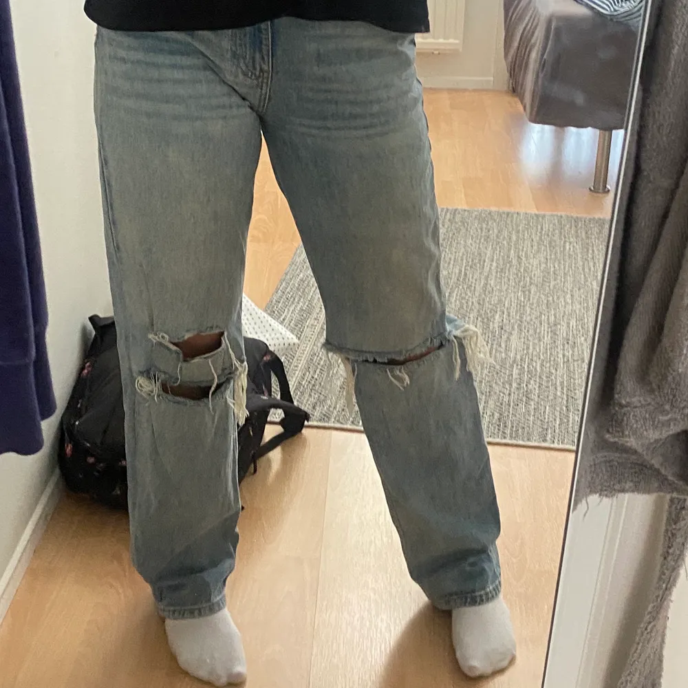Jättefina Gina jeans som inte jag kommit till användning, bra skick! Köptes för 599, säljer för 220+frakt💕. Jeans & Byxor.