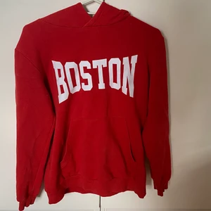 Hoodie - Säljer en hoodie med luva från Stadium.  Använd ett par gånger, fint skick. Storlek 158/164 (XS)