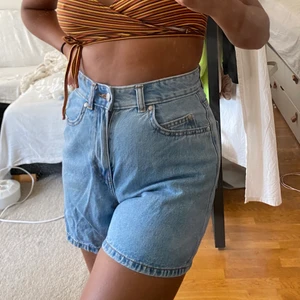 Supersnygga jeansshorts!  - Sköna och snygga jeansshorts! Perfekt till sommaren☀️😍