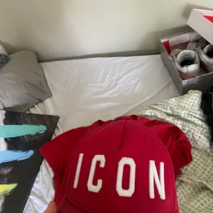 Dsquared keps - Keps köpt på nk:)