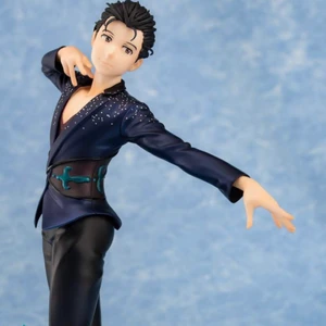 Yuri on ice figur YURI - Yuri från yuri on ice, också köpt från Science Fiction-bokhandeln för 1400kr, jätte fint skick då jag säljer den för 850 + frakt, vilket e ett rimligt pris💓 ( möts ej )