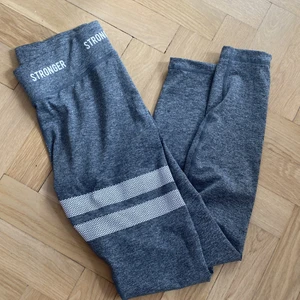 Stronger  - Varsamt använda! 