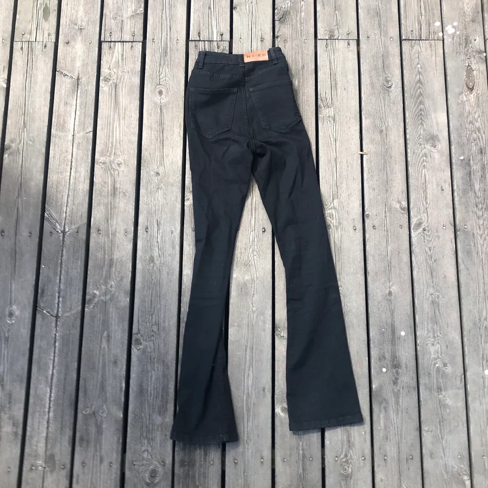 Snygga svarta jeans, de är väldigt stretchiga och i bra skick!. Jeans & Byxor.