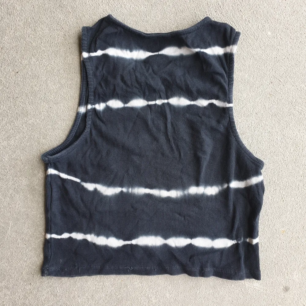 Adorable tank top with 