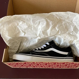 Sprillans Vans Old Skool 38 - Storlek 38. Köpt nya 849 kr. 