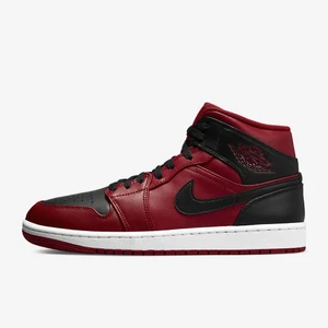 Air Jordan 1 - Helt nya air Jordan 1! Specialbeställningar sker via dm 👟 