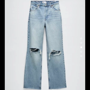 Zara jeans  - Jeans med slitningar från zara nypris 400kr mitt pris 200kr priset kan diskuteras vid snabb affär möts i Stockholm 