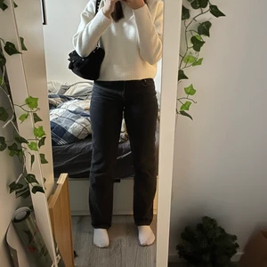 Zara jeans - Pris går att diskutera vid snabb affär, storlek 38, Mid rise - 280kr + 66kr spårbar frakt