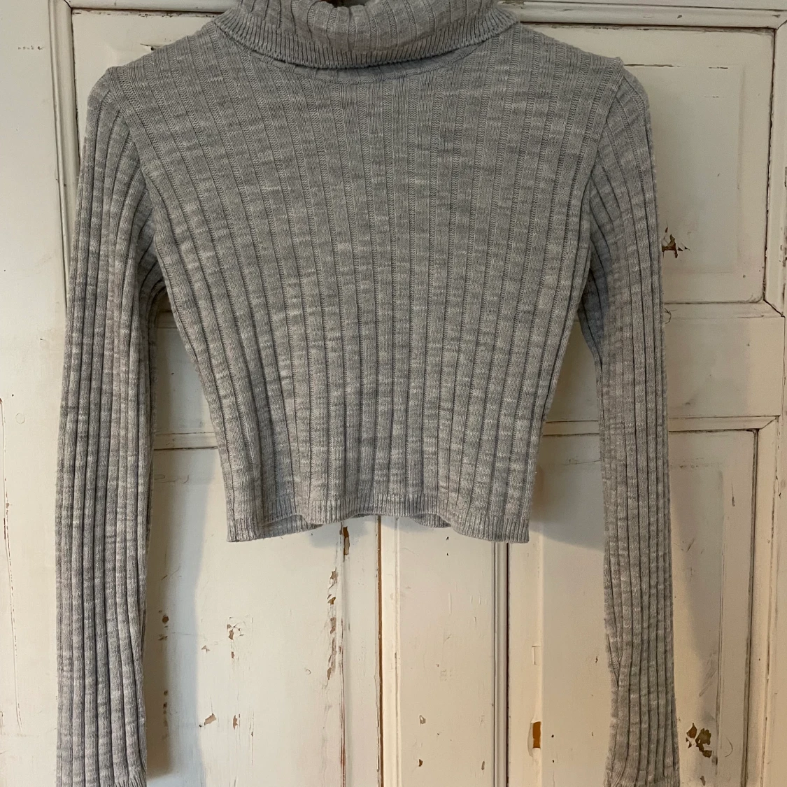 Cropped turtleneck