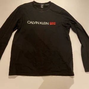 Calvin Klein lång ärmad  - Storlek S