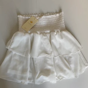 Chelsea kjol - volangkjol från Chelsea, strl xxs men passar upp till S också