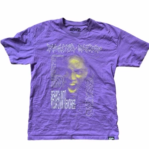 y2k tshirt - storlek: S. unisex. möts i stockholm eller fraktar 🖤