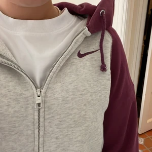 Nike zip - Nike ziphoodie i superfint skick. Storlek small.