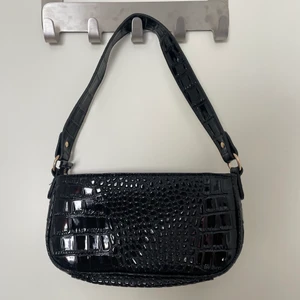 Small shoulder bag - black shoulder bag, never used before