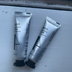 Verso hydration serum  - Verso Hydration Serum med niacinamid är ett mjukgörande och stärkande serum som stärker hudens skyddsbarriär och ger omedelbar och långsiktig optimal fuktbalans i huden. Genom att effektivt skydda huden mot uttorkning blir huden slät, smidig. 270 för båda