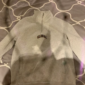 Hm - Säljer en fin halfzip tröja från hm, då den är för liten för mig 