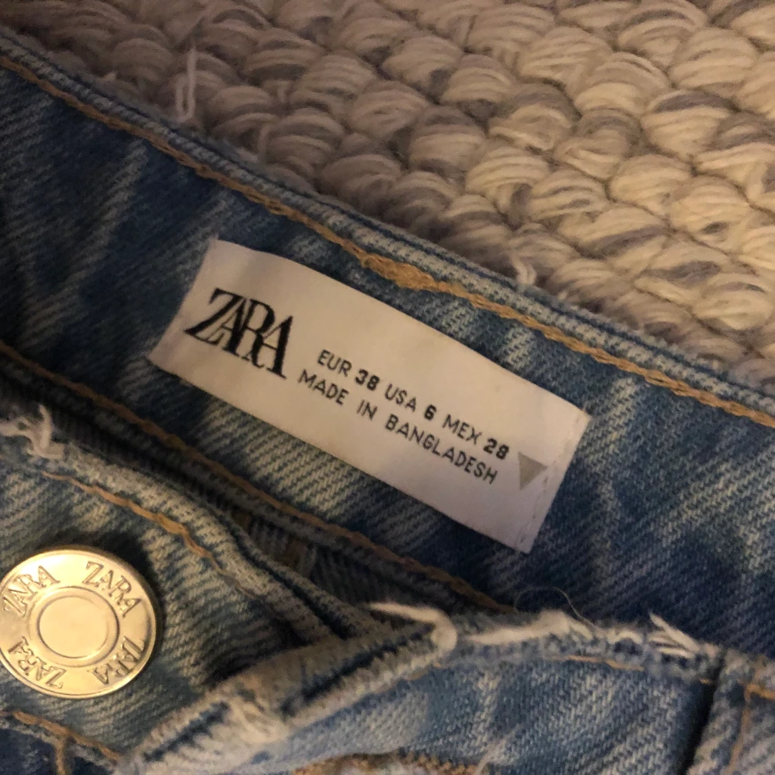 Zara mid Rise jeans - 90