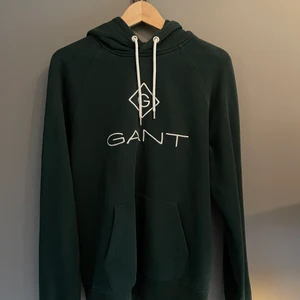 Gant hoddie  - Gant hoddie. Köpt i Göteborg i gant butiken. Kvitto och gant påse finns kvar. 