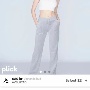 SÖKER!! Juicy byxor  - Jag söker ett par juicy byxor i storlek xxs ( gråa ) med fickor där bak!! 200-600kr! OBS! Sista bilden är inte min! 