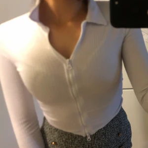 Tröja  - Köpt på new yorker. Mer som XS, passar mer S om du har mindre bröst 