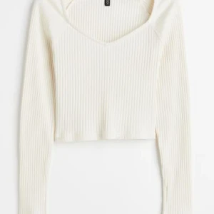 Superfin topp  - Supersöt topp från H&M, använd en gång, skriv för privata bilder🤍