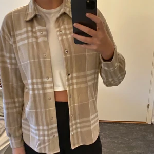 Skjorta - Fint skick, bekväm 