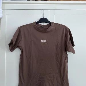 Brun t-shirt  - Brun fin t-shirt  