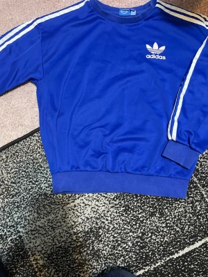 adidas - Riktigt adidas tröja och bra skick 