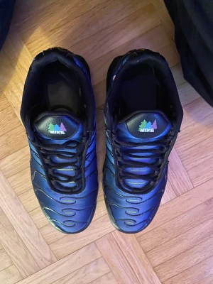 Nike tn pro max - Storlek 40-39 köptes i sommar på jd sports i Stockholm. Helt okej skick.