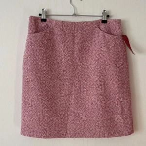 Helt ny rosa kjol - Rosa kjol, helt ny, storlek 38. För 139kr💗
