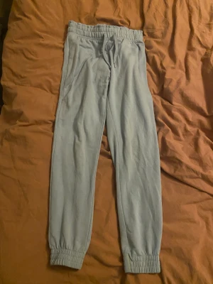 Mjukisbyxor  - Fint skick, Använda typ bara hemma, Inga hål eller fläckar😊