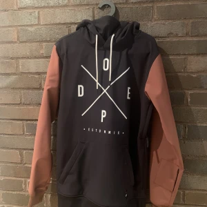 Dope strl S  - Supersnygg Dopejacka! Knappt använd! Nypris 1599 kr. 