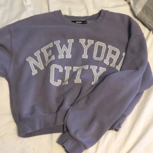 New york tröja  - Tröja från gina, används en gång vid provning 