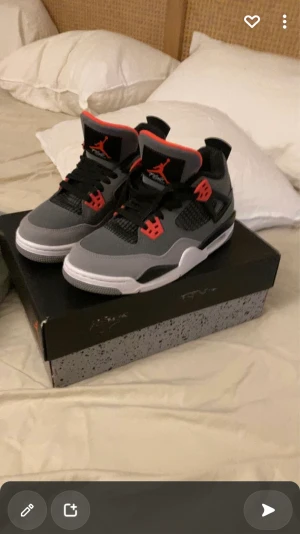 Jordan 4 infarted  - Jordan 4 använda några gånger inte så smutsiga heller köpta från kick game 