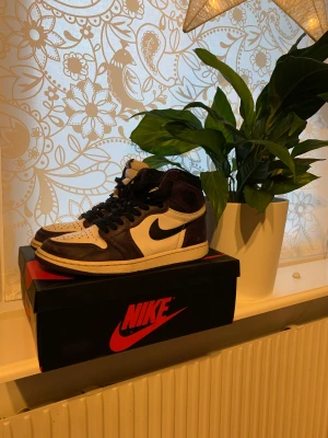 Jordan 1 court purple - Jordan 1 court purple Size 42,5 Allt og följer med 