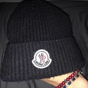 Mobiler mössa - Knappt använd. Gammal modell men är öppen för byten! Går att sänka priset också:)