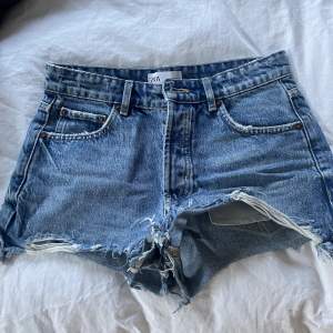 Jeans shorts från zara i nyskick🥰