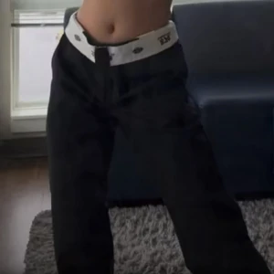 Dickies byxor - Superfina dickies byxor i strl 28/30 aldrig använda💗nypris 799