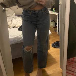 Fina Levis jeans i modellen ”ribcage straight”, 30. 